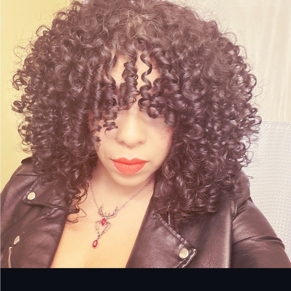 Meet your Posher, Yamilette